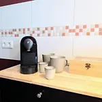Gemuetliches - Hochwertiges Boxspringbett, Privater Parkplatz, Terrasse, Komplette Kueche, Wlan, 40 Zoll Hd Tv Chemnitz
