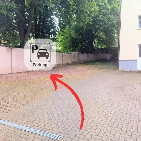 Gemuetliches - Hochwertiges Boxspringbett, Privater Parkplatz, Terrasse, Komplette Kueche, Wlan, 40 Zoll Hd Tv *