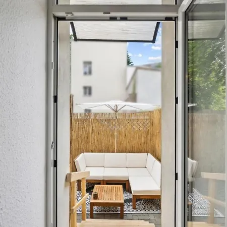 Gemuetliches - Hochwertiges Boxspringbett, Privater Parkplatz, Terrasse, Komplette Kueche, Wlan, 40 Zoll Hd Tv شقة *