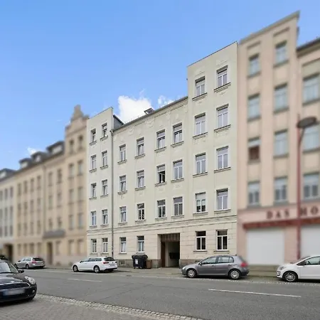 Gemuetliches - Hochwertiges Boxspringbett, Privater Parkplatz, Terrasse, Komplette Kueche, Wlan, 40 Zoll Hd Tv شيمنيتز
