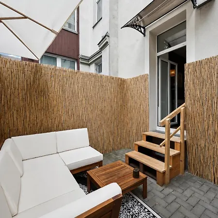 Gemuetliches - Hochwertiges Boxspringbett, Privater Parkplatz, Terrasse, Komplette Kueche, Wlan, 40 Zoll Hd Tv * شيمنيتز
