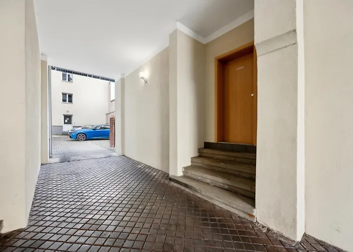 Gemuetliches - Hochwertiges Boxspringbett, Privater Parkplatz, Terrasse, Komplette Kueche, Wlan, 40 Zoll Hd Tv